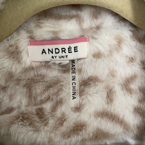 woman’s animal print light jacket - size 1X - Brand is Andree by unit - Picture 2 of 6